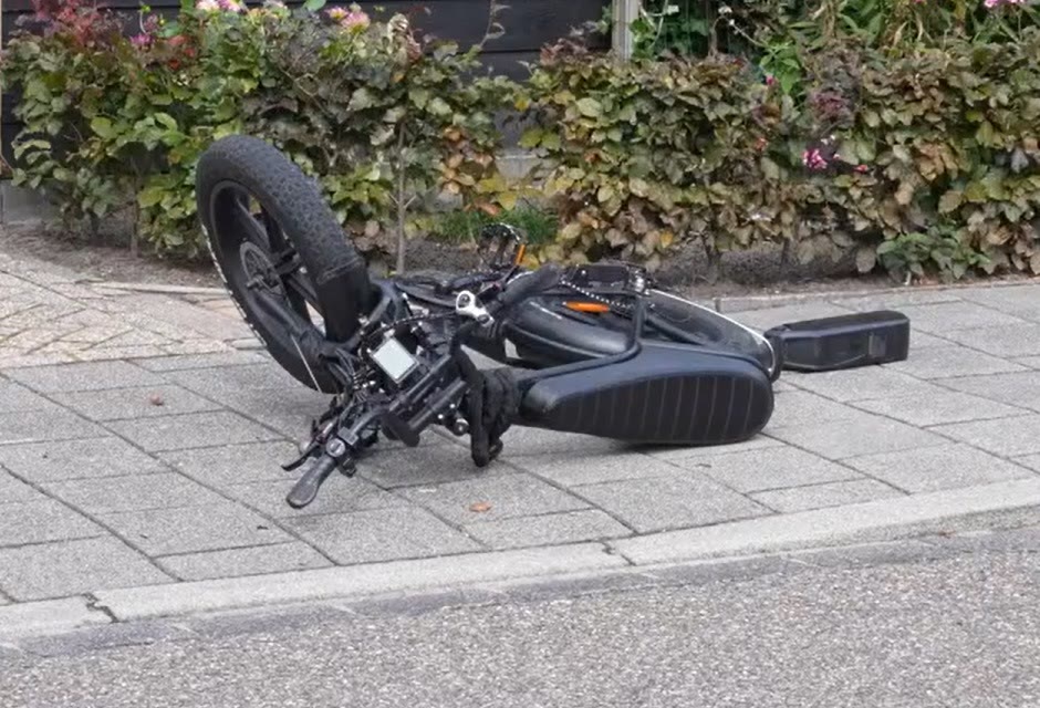 Helmet requirement for e-bikes? - GO-OFF